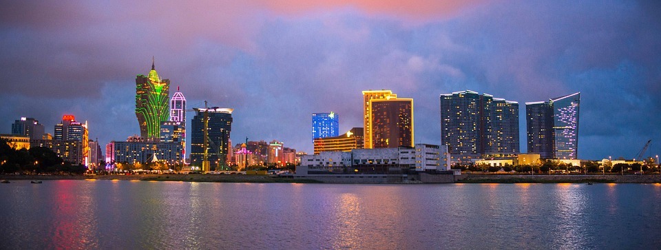 https://cdn.pixabay.com/photo/2016/10/11/04/37/macau-1730556_960_720.jpg