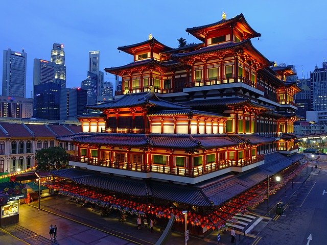 buddha tooth relic temple, singapore, chinatown