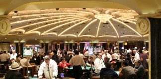 How Professional Poker Players Make Money?