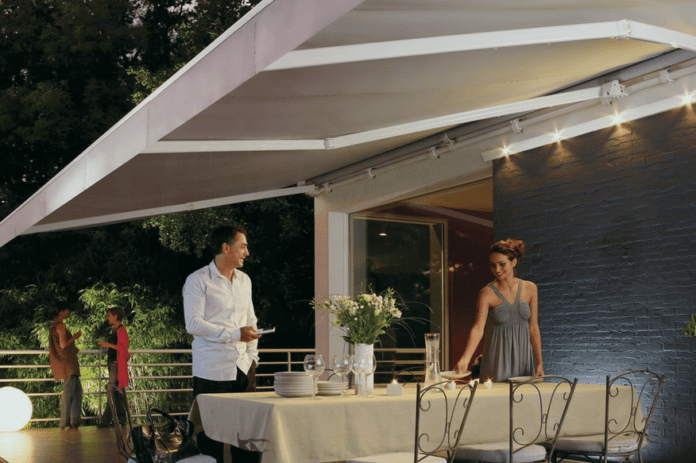 Screenshot 2021-06-26 at 13-05-15 Retractable Awnings Toronto, Canada Trades by Jack