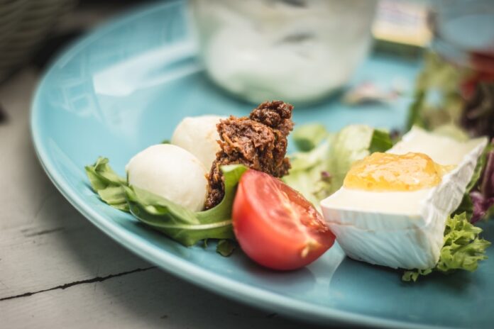 Photo by Jasmin Schreiber egg and vegetables dish