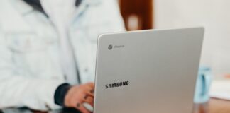 Selling Your Used Samsung Laptop: A Comprehensive Guide shallow focus photography of person using gray Samsung laptop