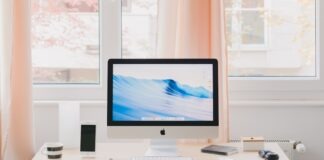 How to Recover Deleted Files from Mac Trash: A Simple Guide turned silver iMac