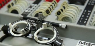 a close up of a machine with a bunch of keys on it