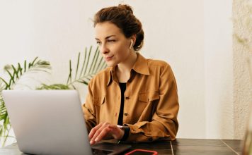 Amoredate Reviewed: Is It the Right Platform for You?