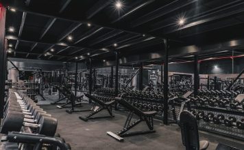 How to Choose the Right Abdominal Machines for Your Commercial Gym Equipment Setup a gym filled with lots of machines and weights