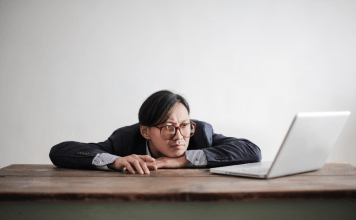 How Small Online Businesses Can Stay Financially Flexible During Seasonal Demand Changes