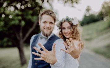How to Choose Wedding Rings for Women and Men When Your Styles Clash